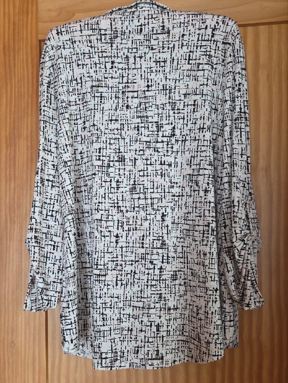 Jones New York Black and White Patterned Button-Down Shirt - Picture 3 of 7